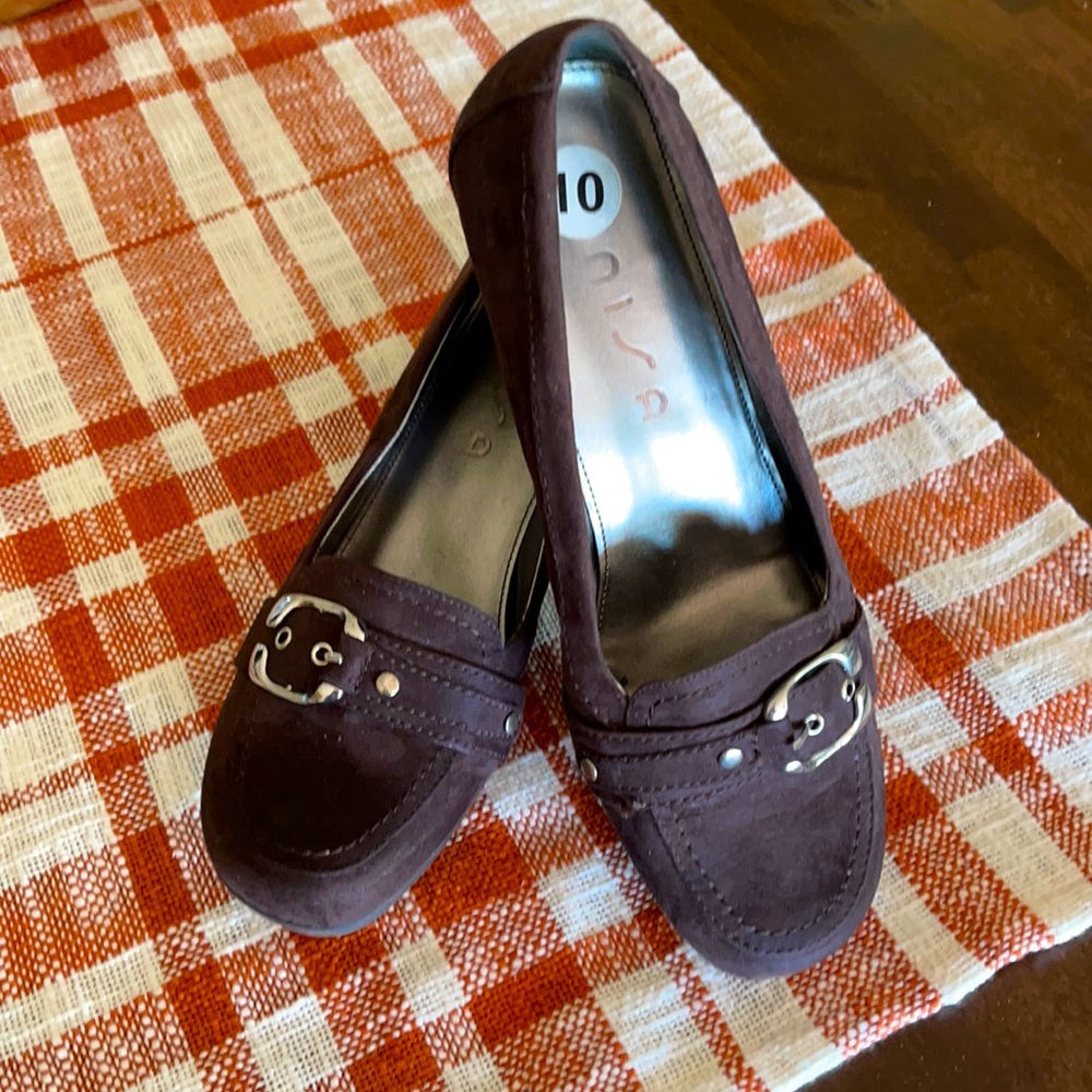 Unusable brown suede loafer size 10